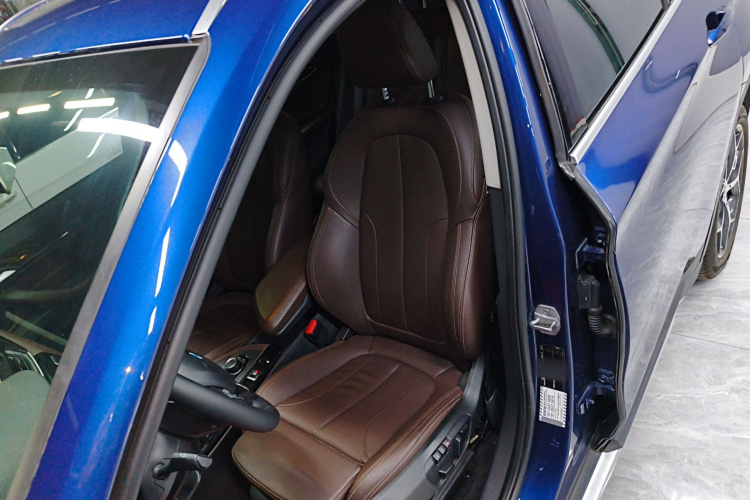 宝马X1 2018款 sDrive18Li 尊享型中控内饰19