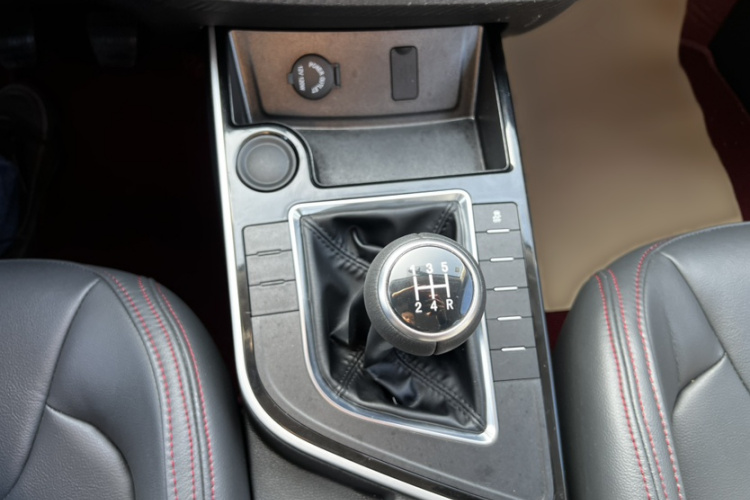 东风风行 风行SX6 2019款 1.6L 手动舒适型 国VI局部细节9007