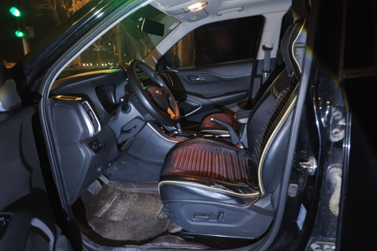 北京现代ix35 2019款 2.0L 自动两驱智勇·畅享版 国VI中控内饰19