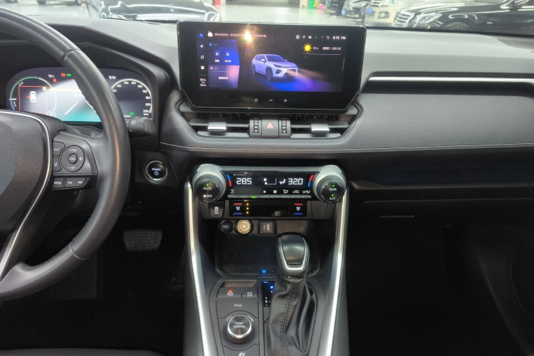 丰田 威兰达 2023款 双擎 2.5L E-CVT四驱尊贵版局部细节16