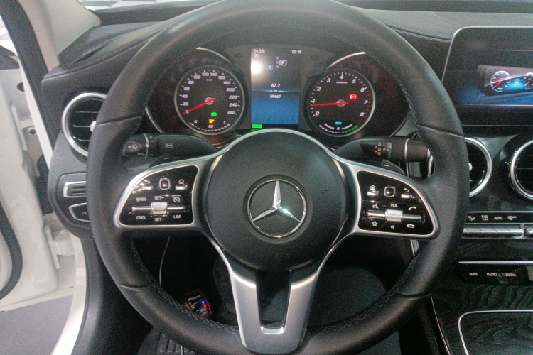 奔驰C级 2019款 C 260 L 运动版中控内饰13