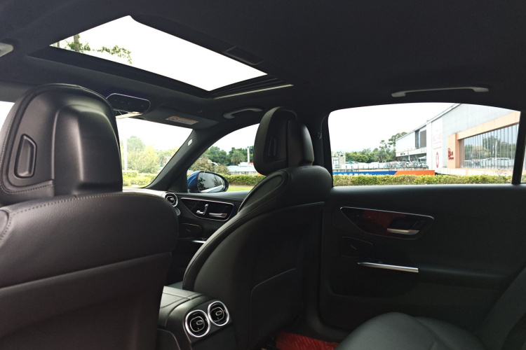 奔驰C级 2022款 改款 C 200 L 运动版中控内饰7013