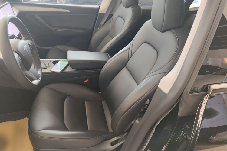 特斯拉 Model Y 2023款 长续航全轮驱动版局部细节19