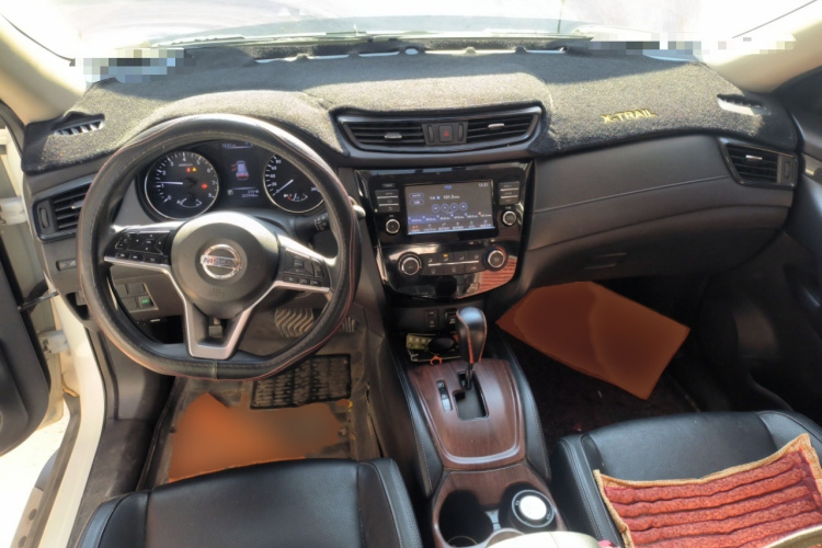 日产 奇骏 2017款 2.0L CVT舒适版 2WD中控内饰7002