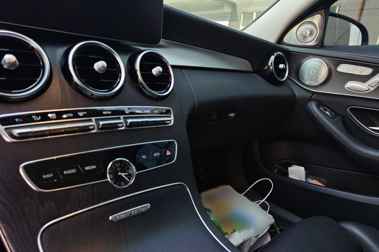 奔驰C级 2021款 C 260 L 运动星耀臻藏版局部细节16