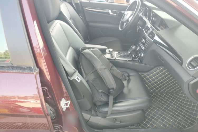 奔驰C级 2013款 C 180 经典型 Grand Edition局部细节41