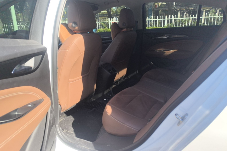 别克 君威 2017款 20T 豪华型中控内饰7003