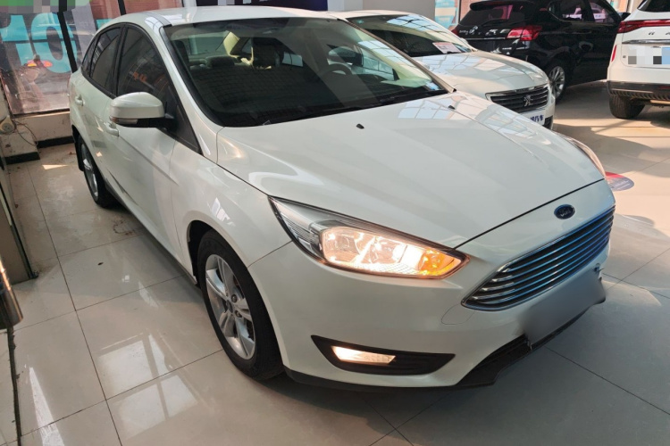 福特 福克斯 2017款 三厢 1.6L 自动舒适型智行版车身外观6002