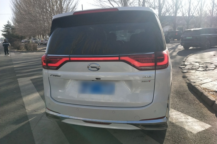 广汽传祺 传祺M8 2023款 领秀系列 390T 尊享版车身外观6