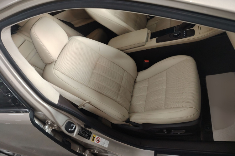 雷克萨斯ES 2015款 200 精英版局部细节41