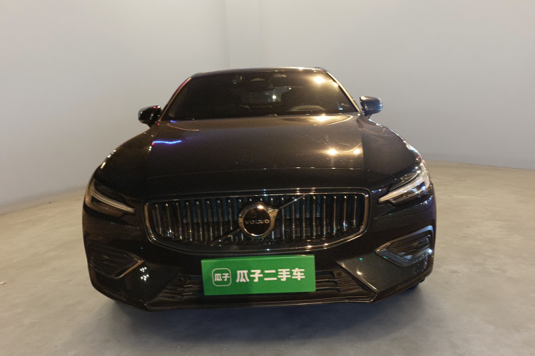 沃尔沃S60 2024款 B4 智逸豪华版车身外观2