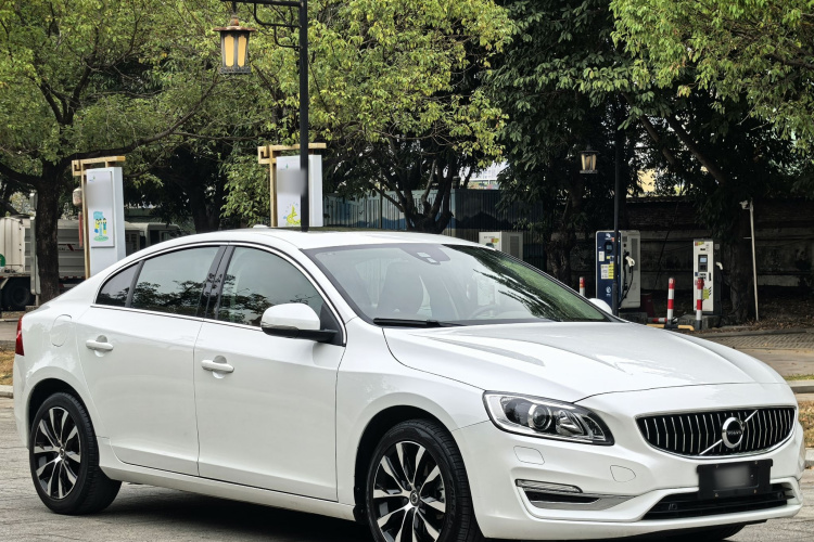 沃尔沃S60 2019款 S60L 改款 T5 智进进阶版车身外观6002