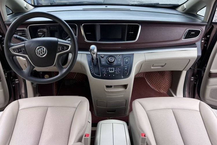 别克GL8 2018款 28T 舒适型 国VI中控内饰7002