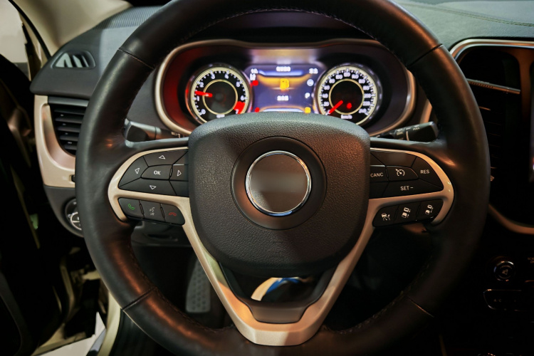 Jeep 自由光(进口) 2014款 2.4L 豪华版中控内饰7008