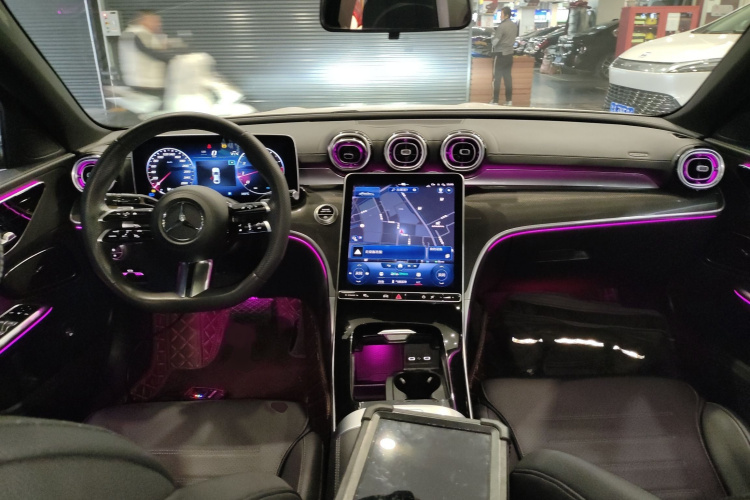 奔驰C级 2023款 C 260 L 运动版中控内饰7002