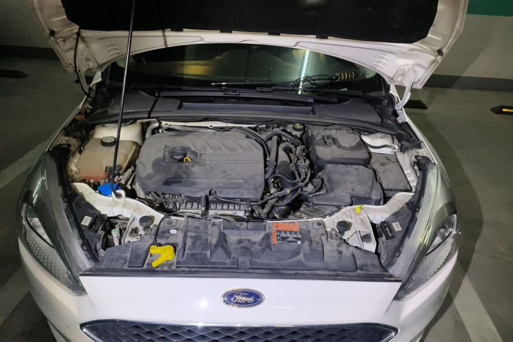 福特 福克斯 2015款 两厢 EcoBoost 180 自动精英型局部细节24