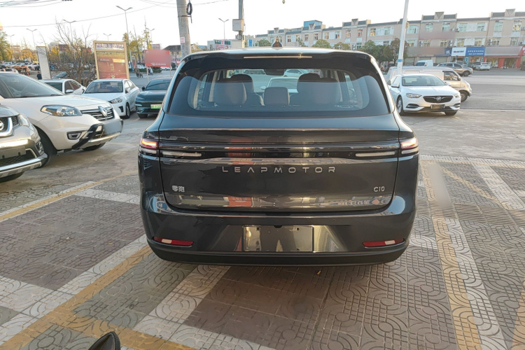 零跑汽车 零跑C10 2024款 410舒享版车身外观6