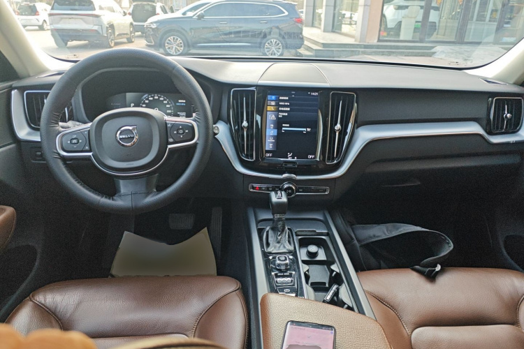 沃尔沃XC60 2019款 T5 四驱智逸版 国V中控内饰12