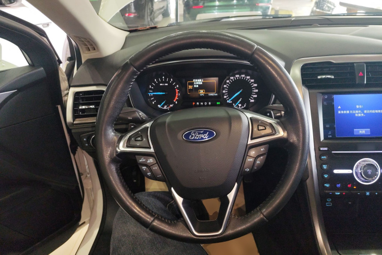 福特 蒙迪欧 2018款 EcoBoost 200 时尚型中控内饰13