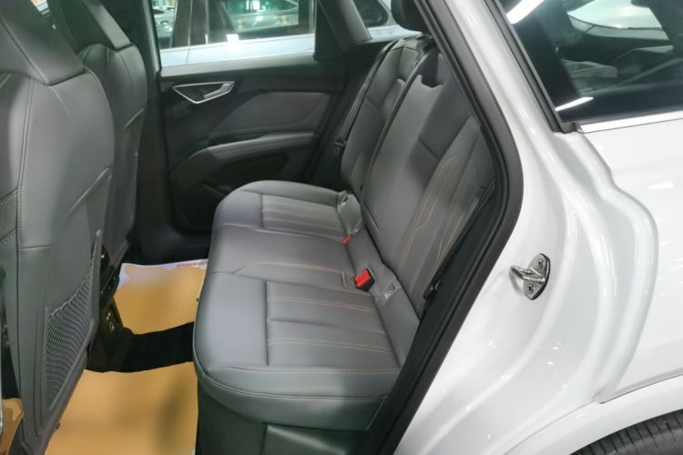 奥迪Q4 e-tron 2024款 40 e-tron 创行版中控内饰21