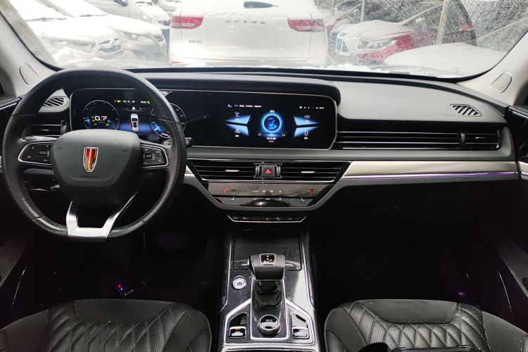 红旗HS5 2022款 2.0T 智联旗享四驱版中控内饰12