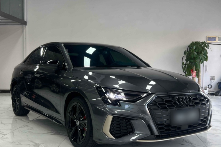 奥迪A3 2024款 A3L Limousine 35 TFSI RS套件燃速型车身外观6005