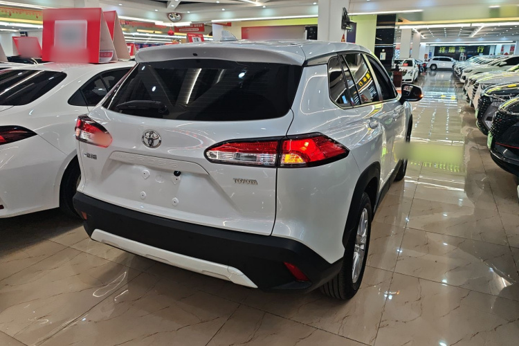 丰田 卡罗拉锐放 2023款 2.0L 先锋版车身外观7