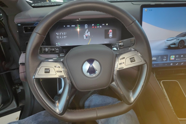 腾势Z9GT 2024款 1100四驱Max版局部细节13