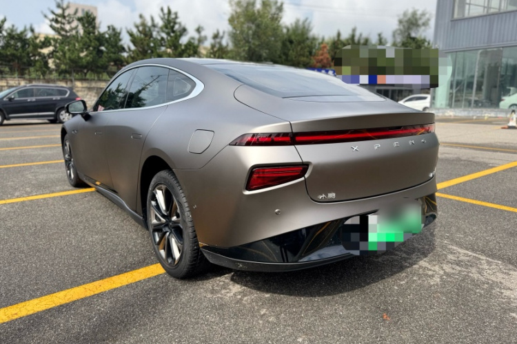 小鹏P7 2022款 480E+车身外观6003