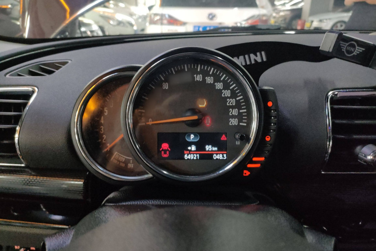 MINI Clubman 2016款 改款 1.5T COOPER 鉴赏家版局部细节14