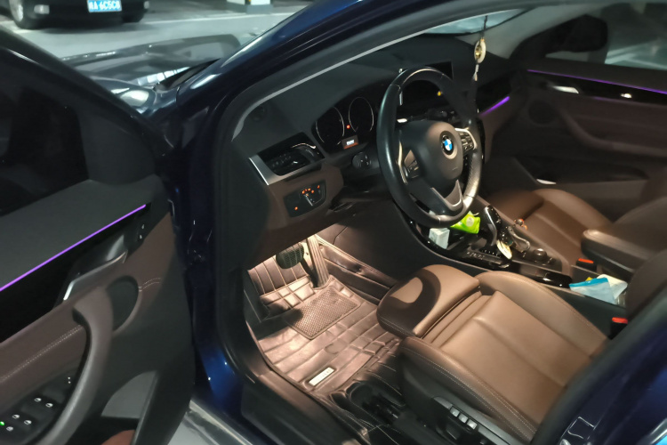 宝马X2 2020款 sDrive20i M越野套装中控内饰20