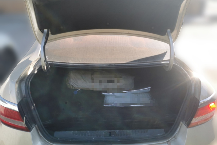 别克 英朗 2013款 GT 1.6L 自动时尚版中控内饰23