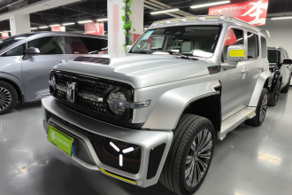 超境汽车 共创坦克300 2021款 2.0T 赛博坦克