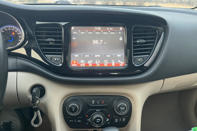 菲亚特 菲翔 2012款 1.4T 自动尊享版局部细节16