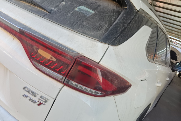 广汽传祺 传祺GS5 2019款 270T 自动尊享版车身外观9