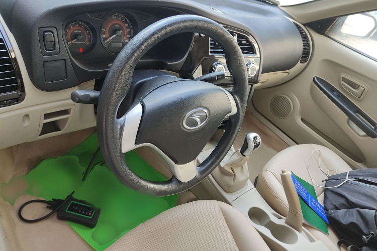 东南 V3菱悦 2014款 1.5L 手动精明版局部细节13