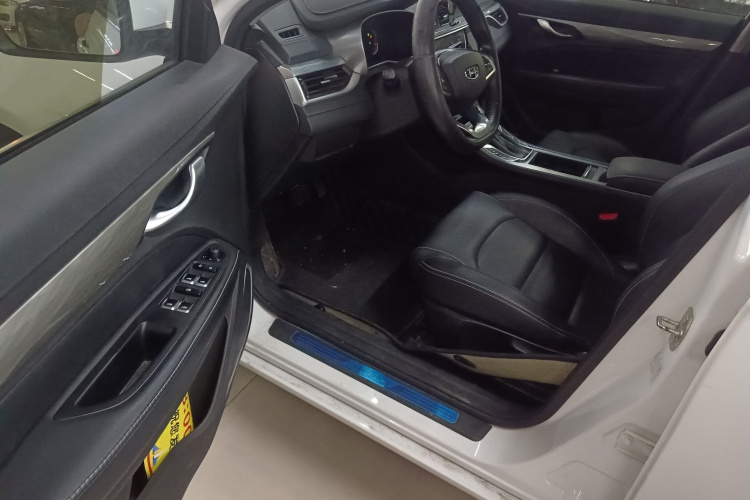 吉利汽车 帝豪 2019款 领军版 1.5L CVT向上亚运版 国VI中控内饰7003