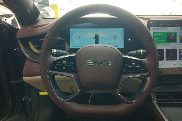 比亚迪 海豹 2023款 DM-i 1.5T 121km 旗舰型中控内饰13