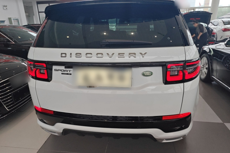 路虎 发现运动版 2020款 249PS R-Dynamic 性能科技版 7座车身外观6