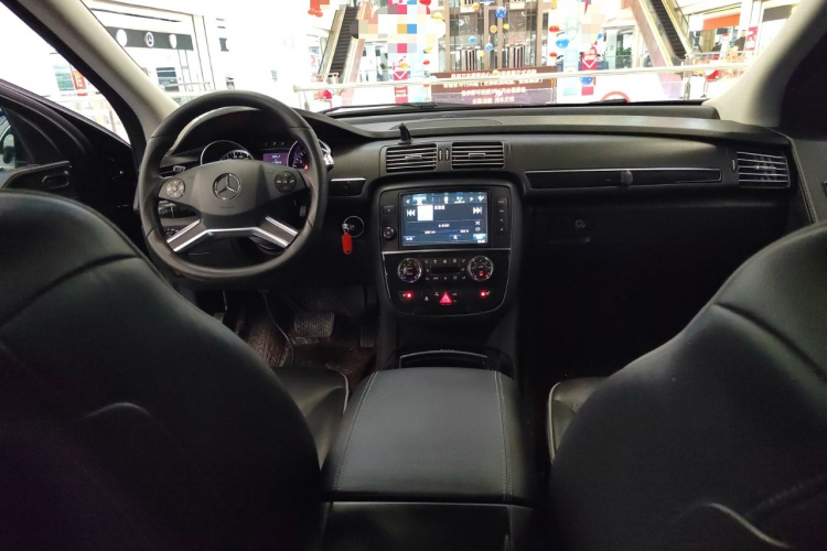 奔驰R级 2017款 R 320 4MATIC 豪华型臻藏版中控内饰12