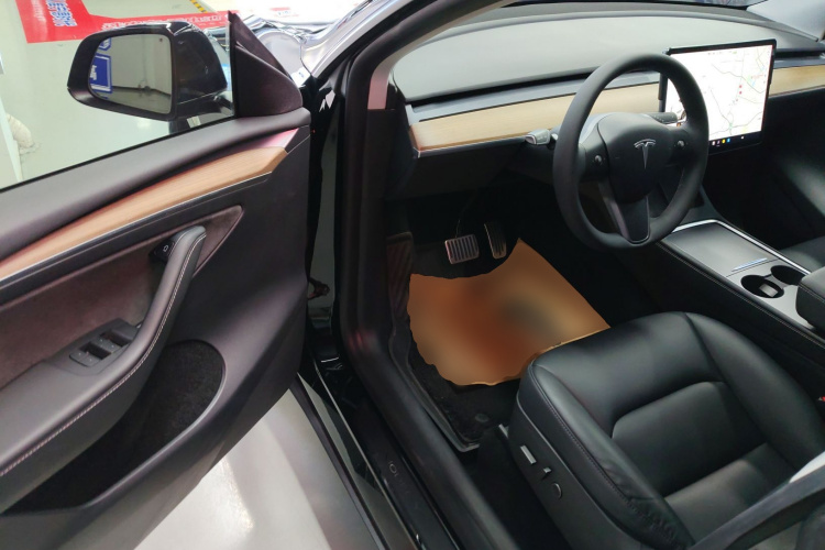 特斯拉 Model Y 2021款 标准续航后驱版中控内饰20