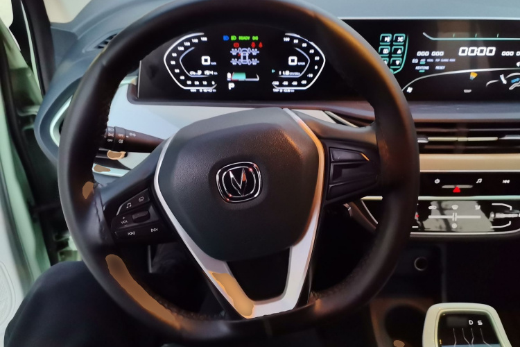 长安欧尚 奔奔E-Star 2022款 清心版 多彩款 磷酸铁锂中控内饰13