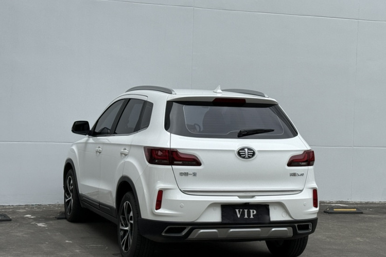 奔腾X40 2019款 1.6L 自动豪华型 国V车身外观6004