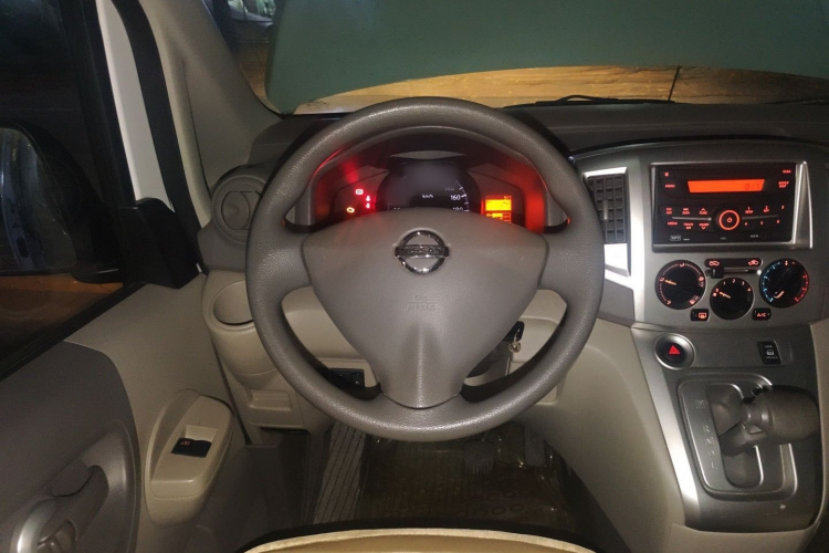 日产NV200 2016款 改款 1.6L CVT豪华型局部细节13