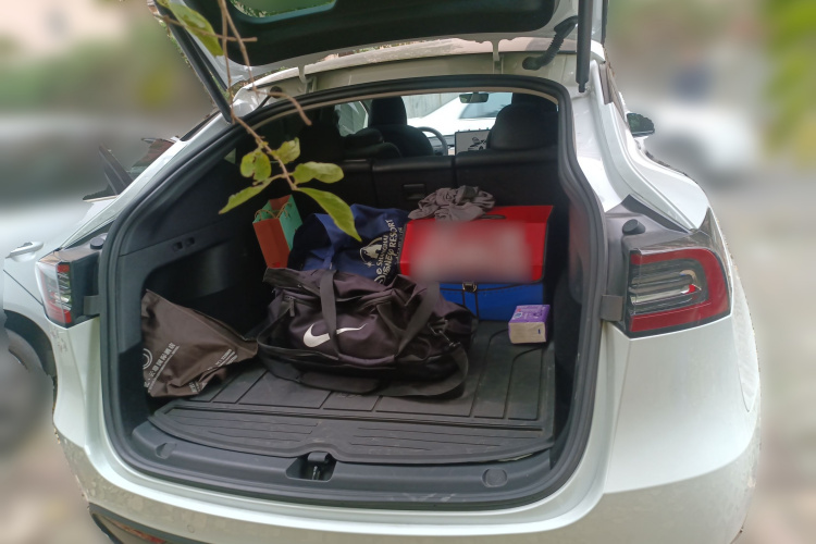 特斯拉 Model Y 2022款 改款 后轮驱动版中控内饰23