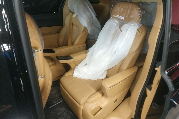 岚图汽车 岚图梦想家 2025款 PHEV 四驱卓越鲲鹏版中控内饰7004