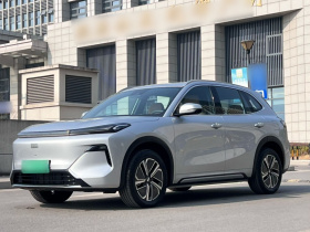 吉利银河 银河星舰7 EM-i 2025款 120km 探索+版