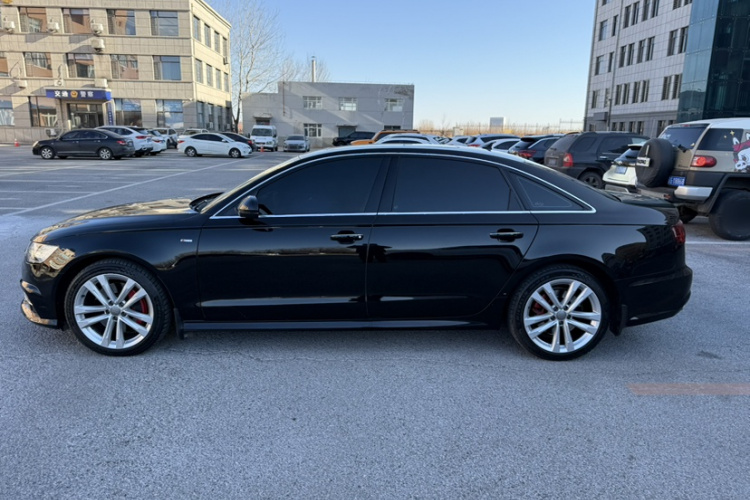 奥迪A6L 2018款 30周年年型 45 TFSI quattro 运动型车身外观6003