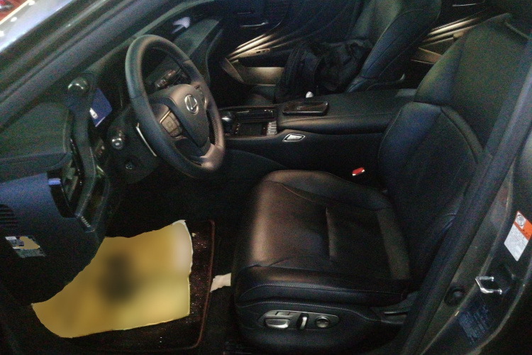 雷克萨斯LS 2020款 500h 卓越版 国VI中控内饰19