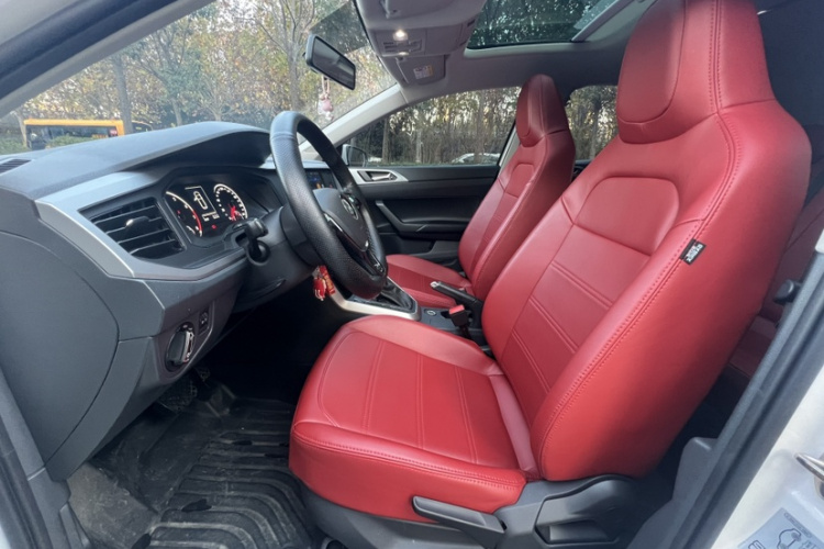 大众 Polo 2019款 Plus 1.5L 自动全景乐享版中控内饰7003